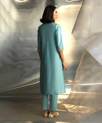 Powder blue embroidered chanderi kurta set 4