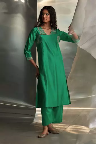 Lush green embroidered chanderi kurta set