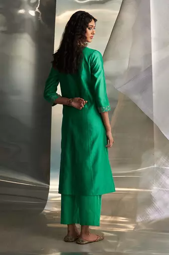 Lush green embroidered chanderi kurta set