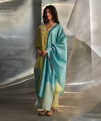 Butter yellow embroidered chanderi kurta set 2