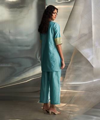Powder blue embroidered chanderi kurta set 4