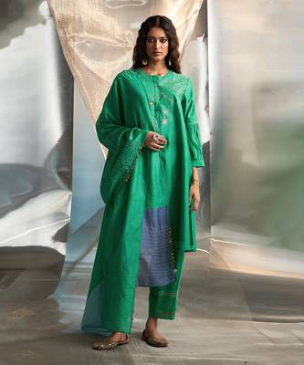 Lush green embroidered chanderi kurta set 1