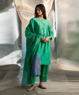Lush green embroidered chanderi kurta set 2