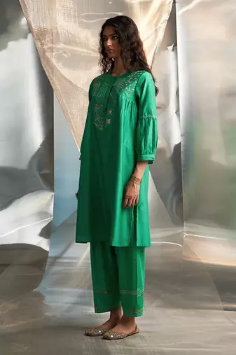 Lush green embroidered chanderi kurta set