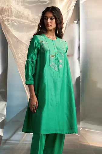 Lush green embroidered chanderi kurta set