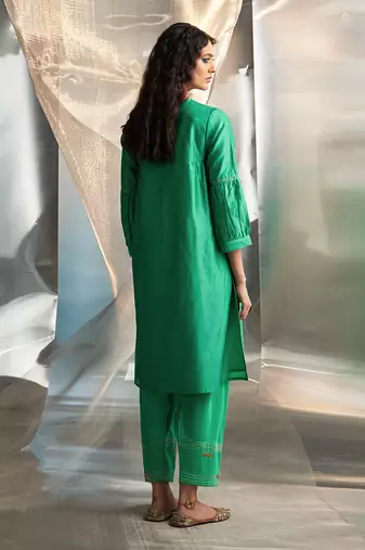 Lush green embroidered chanderi kurta set