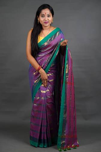 Khadi Handloom Check Saree With Blouse Piece