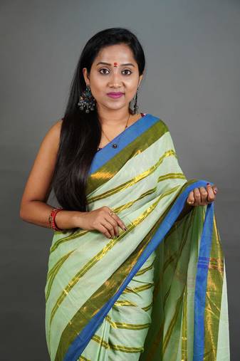 Khadi Handloom Check Saree With Blouse Piece