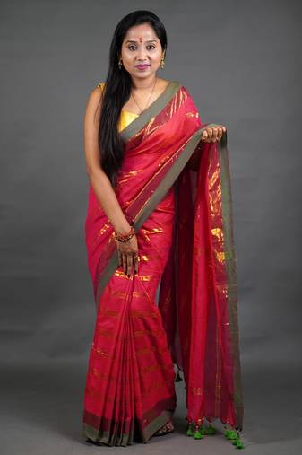 Khadi Handloom Check Saree With Blouse Piece