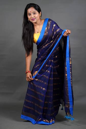 Khadi Handloom Check Saree With Blouse Piece