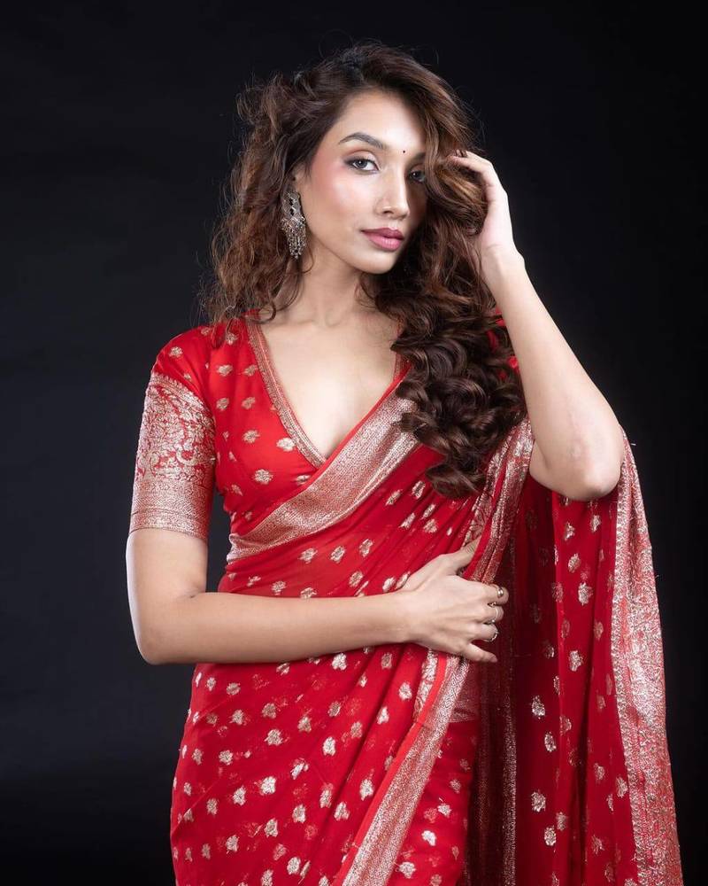Red Color Viscose Georgette Zari Woven Saree