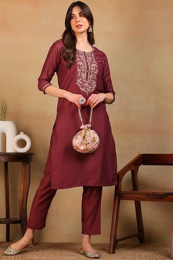 Women mauve embroidered silk kurta