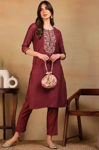 Women mauve embroidered silk kurta
