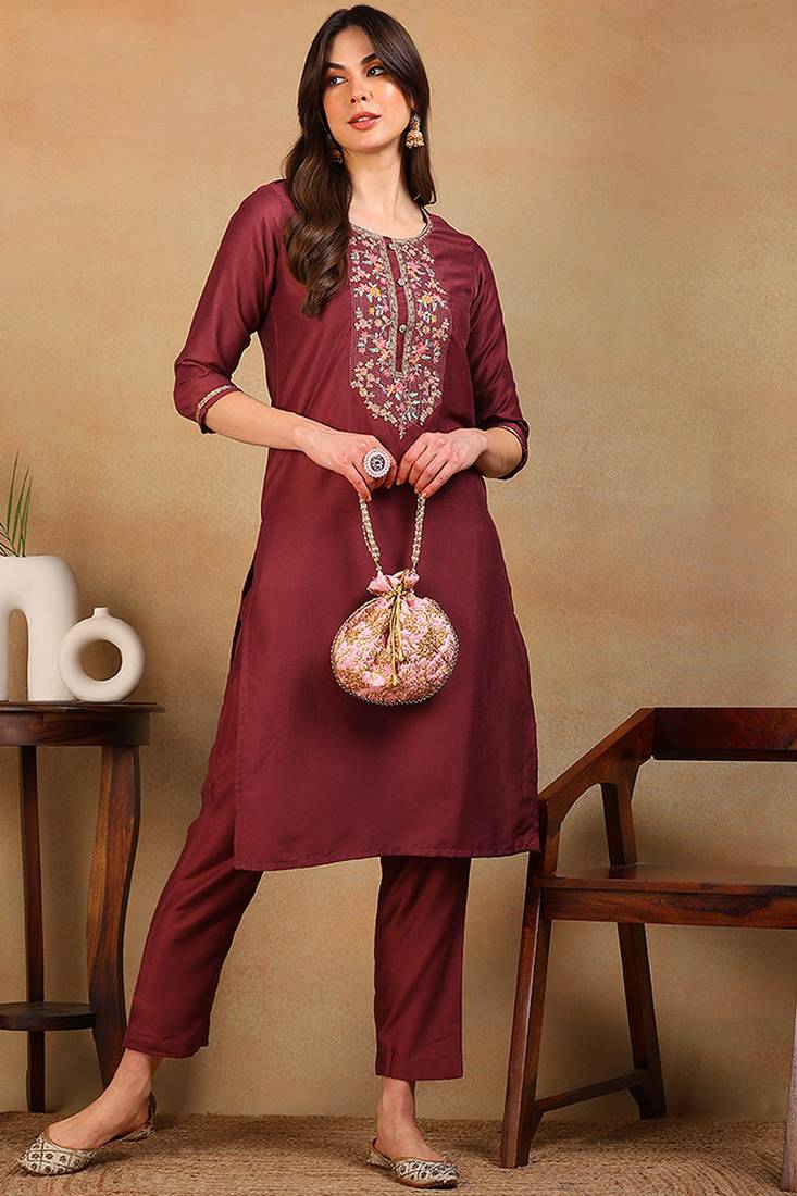 Women mauve embroidered silk kurta