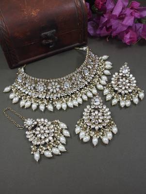 traditional pearl kundan studded choker jewellery necklace set 1