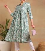 Women green printed viscose rayon kurta