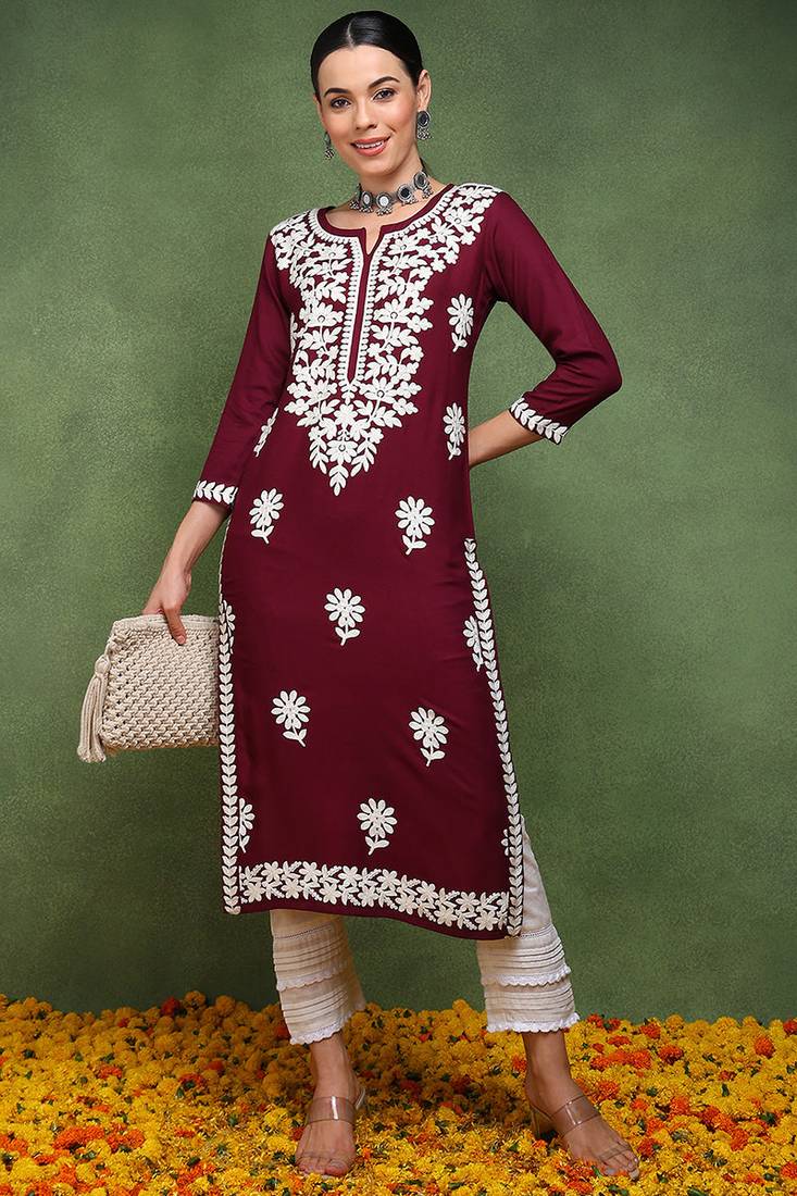 Women purple embroidered viscose rayon kurta