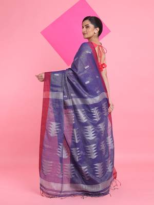 Blue tissue saree with texture pallu 3