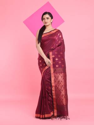 Magenta linen saree with nakshi pallu 1