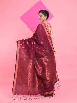 Magenta linen saree with nakshi pallu 3