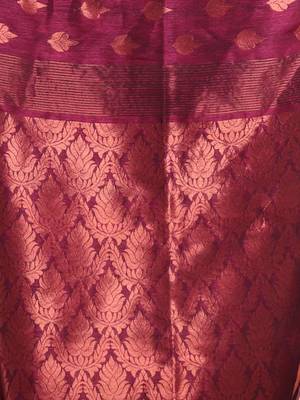 Magenta linen saree with nakshi pallu 4