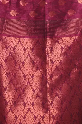 Magenta linen saree with nakshi pallu