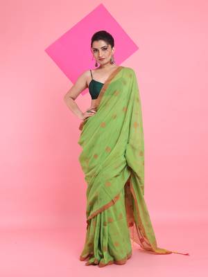 Light green cotton saree with texture pattern 1