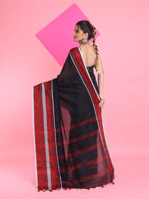 Black cotton saree with texture borders 3