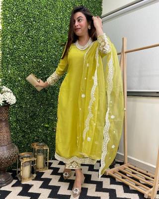 Lemon Laced Chanderi Cotton Embroidered Kurta Pant Dupatta Set 2