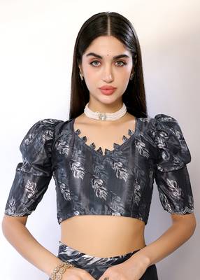 Grey Embroidered Chiffon Designer Saree With Blouse 3