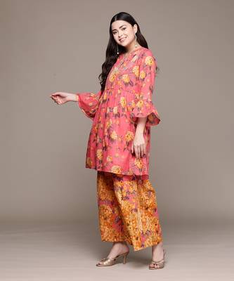 Aarke peach floral print kurta with pant and dupatta 2