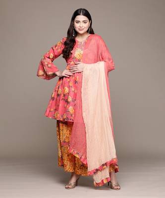 Aarke peach floral print kurta with pant and dupatta 3