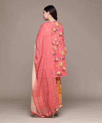 Aarke peach floral print kurta with pant and dupatta 4