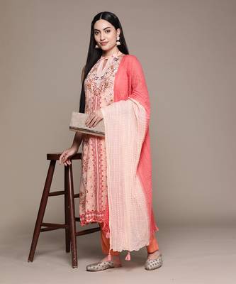 Aarke peach printed kurta with pant and dupatta 2