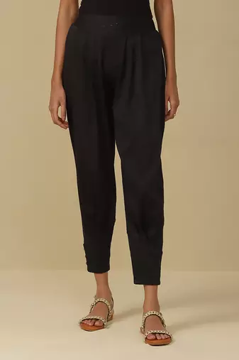 Aarke black cotton solid pant