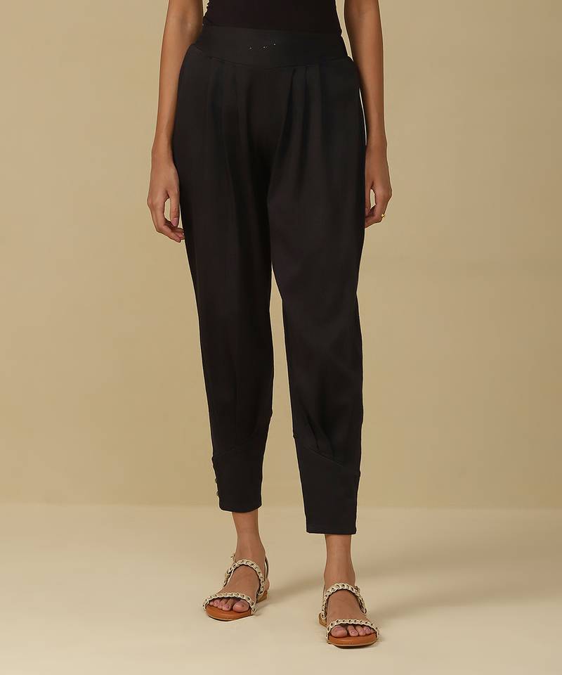 Aarke black cotton solid pant