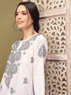 Hand Embroidered White Cotton Lucknowi Chikankari Indian Women Straight Kurta 3