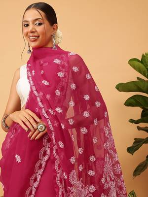 Hand Embroidered Magenta Georgette Lucknowi Chikankari Indian Women Saree With Blouse 3