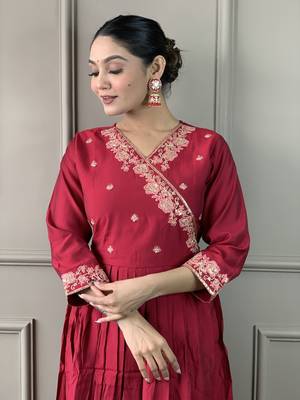 Chanderi Cotton Embroidered Kurta Pant Dupatta Set 4