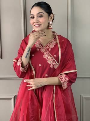 Chanderi Cotton Embroidered Kurta Pant Dupatta Set 5