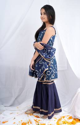 Indigo handblock printed sleeveless short kurta, paired with indigo sharara 2