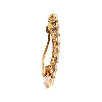Elegant Non-Piercing Maharashtrian Ethnic Pearl Nath 3