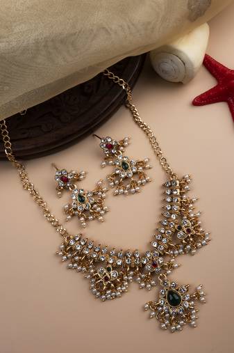 Gold plated guttapusallu pendent set