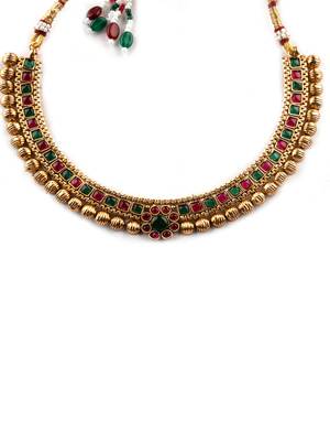 Ruby green necklace set with studs 3