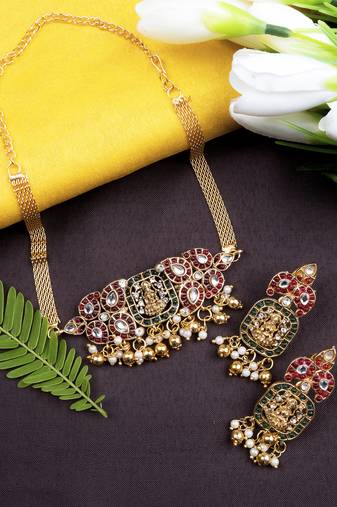 Ruby green kemp chokar set