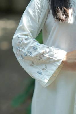 Stitched Off White Soft Linen Kurta Set with Bell Sleeves and Embroidered Mul Dupatta 3
