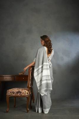 Light grey woven linen saree with blouse 8
