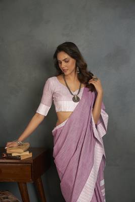 Light pink woven linen saree with blouse 7