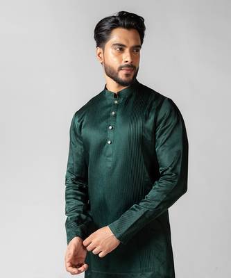 Verdant green embroidered satin kurta set 2