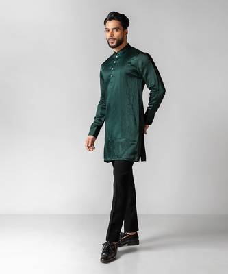 Verdant green embroidered satin kurta set 3